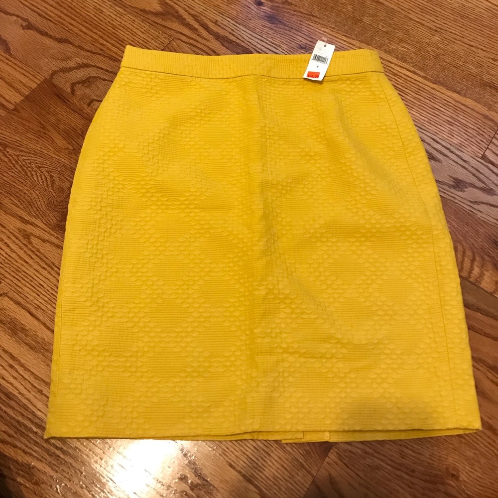 Mustard colored pencil skirt